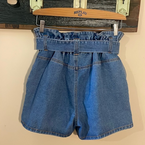 LOLË Talei Denim Stone Wash Paper Bag Waist Jean Shorts Size Medium - Picture 9 of 16